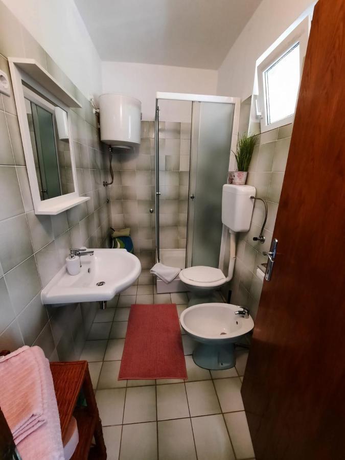 Apartmani Darko Kornić Eksteriør bilde