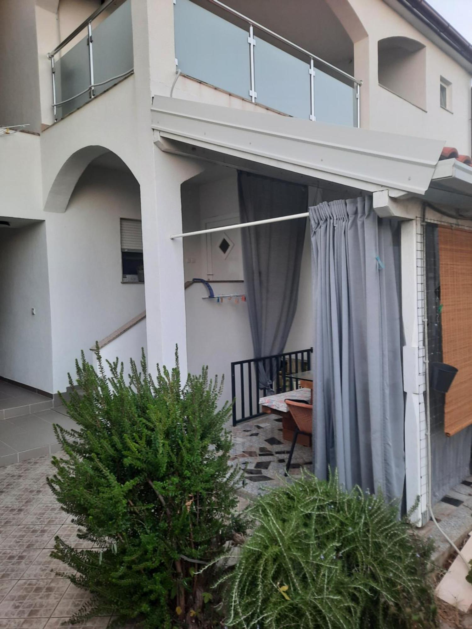 Apartmani Darko Kornić Eksteriør bilde