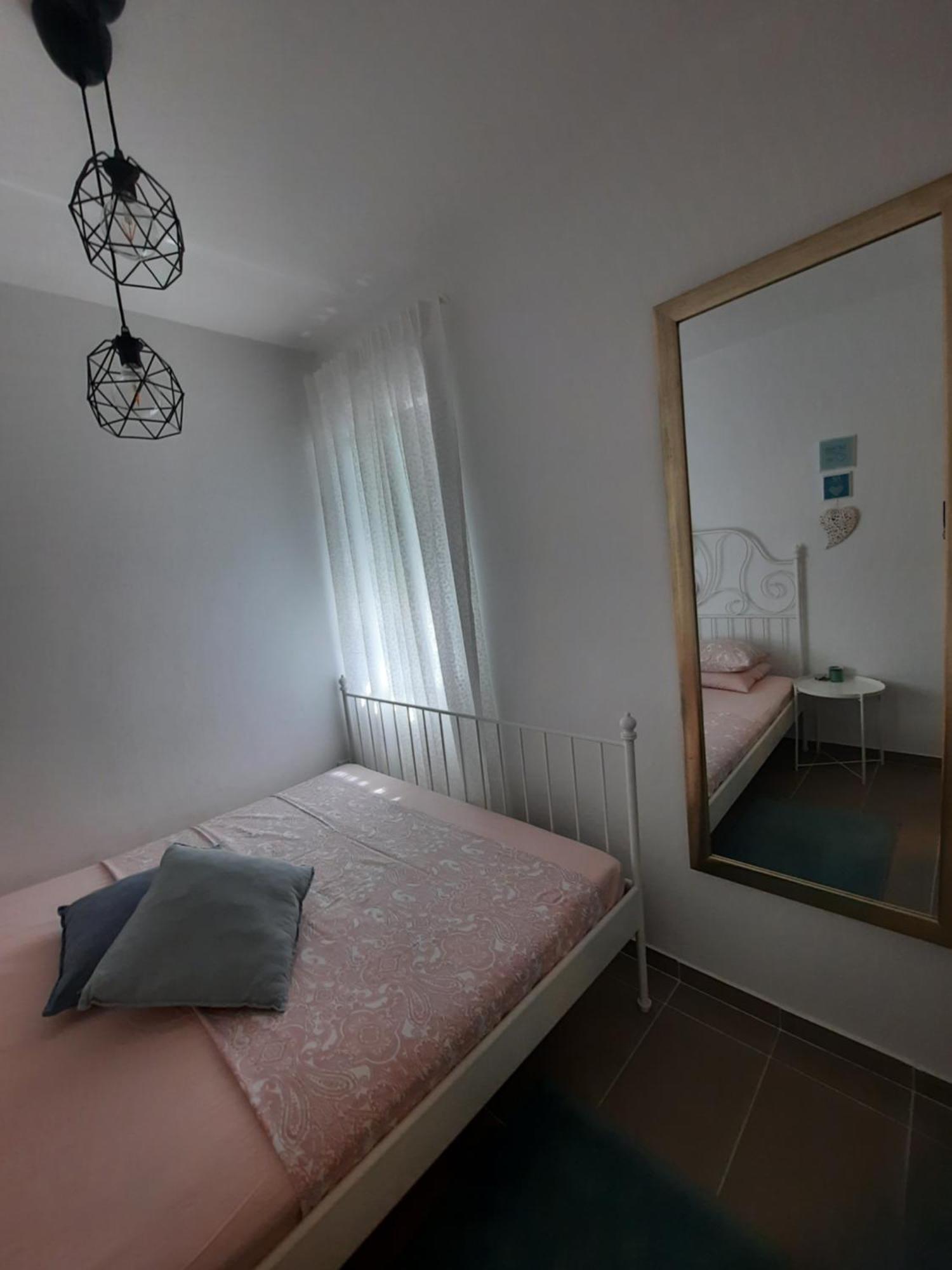 Apartmani Darko Kornić Eksteriør bilde
